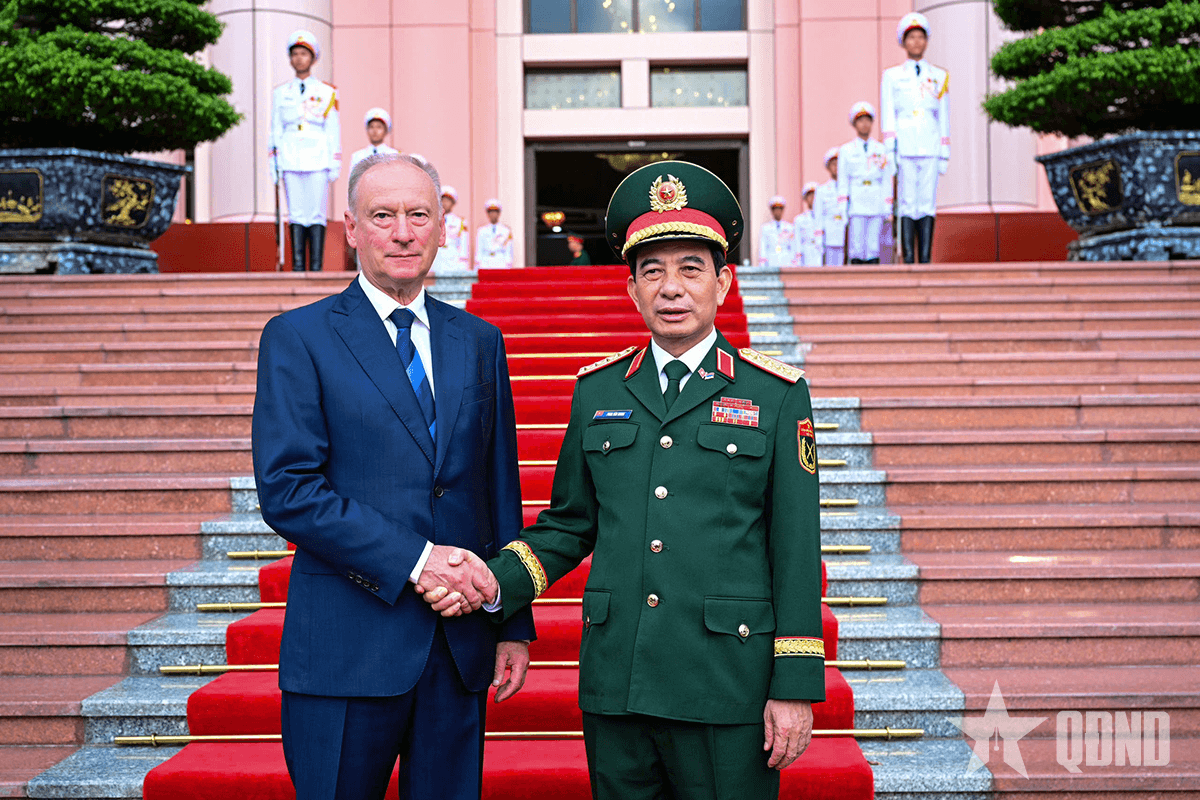 Đại tướng Phan Văn Giang đón Trợ lý Tổng thống, Chủ tịch Hội đồng Biển Liên bang Nga