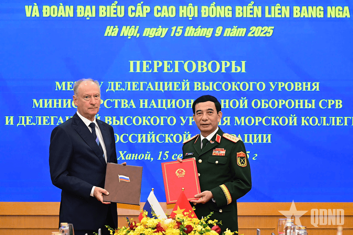 Đại tướng Phan Văn Giang hội đàm với Trợ lý Tổng thống, Chủ tịch Hội đồng Biển Liên bang Nga