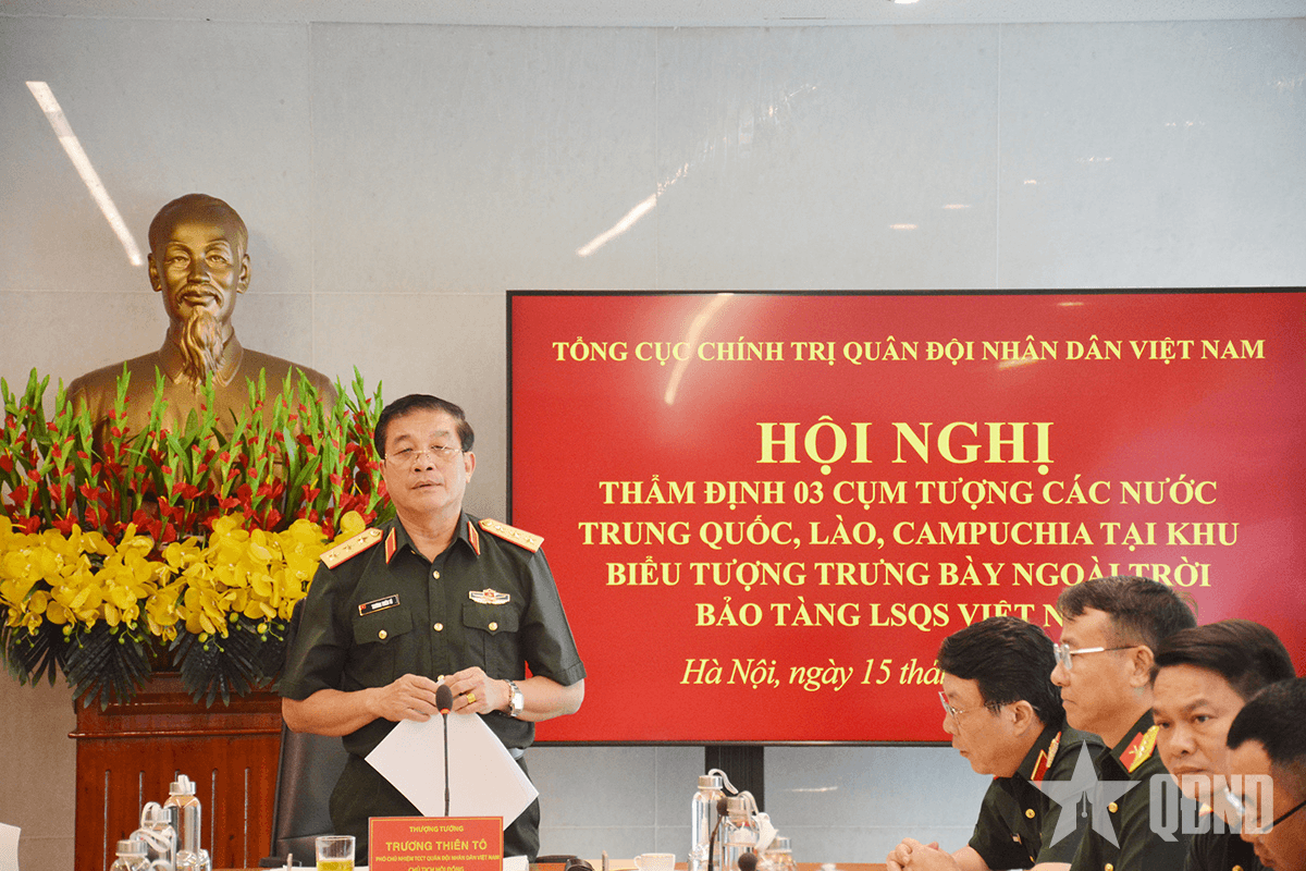 Thượng tướng Trương Thiên Tô chủ trì hội nghị thẩm định cụm tượng chiến sĩ quốc tế tại Bảo tàng Lịch sử Quân sự Việt Nam