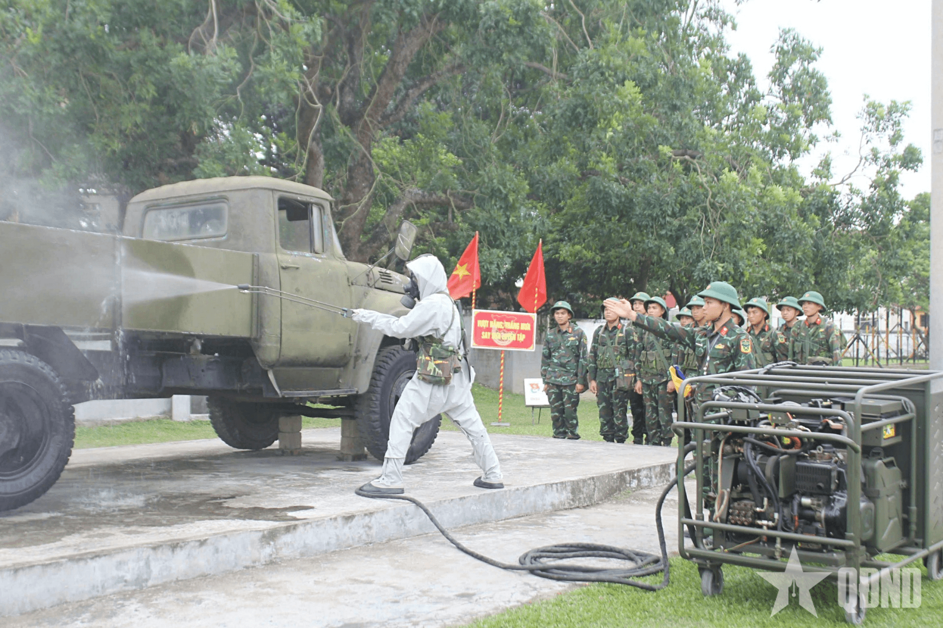 Bộ đội Phòng hóa đẩy mạnh học tập và làm theo Bác