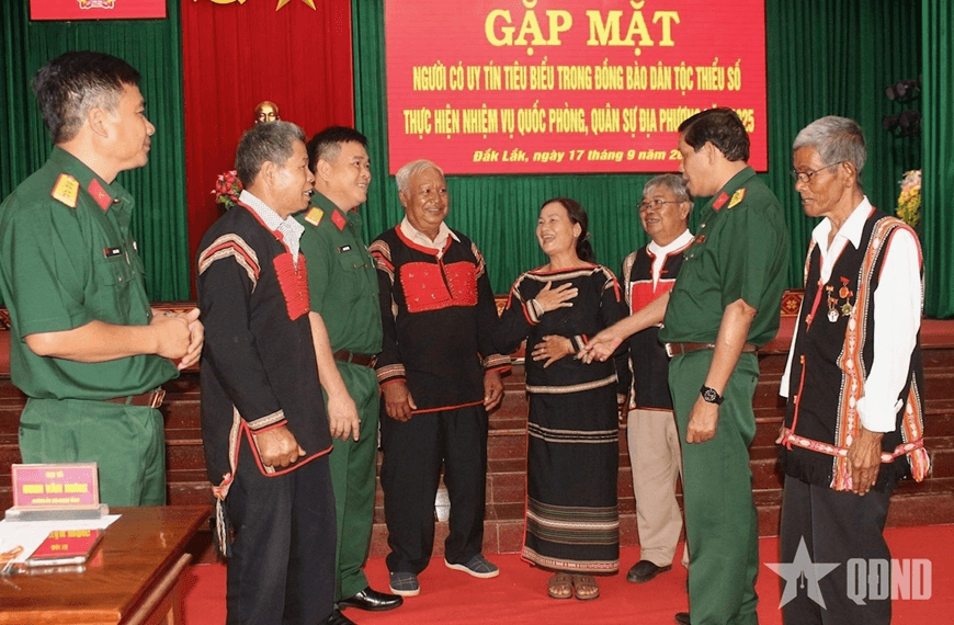 Bộ CHQS tỉnh Đắk Lắk gặp mặt người có uy tín tiêu biểu