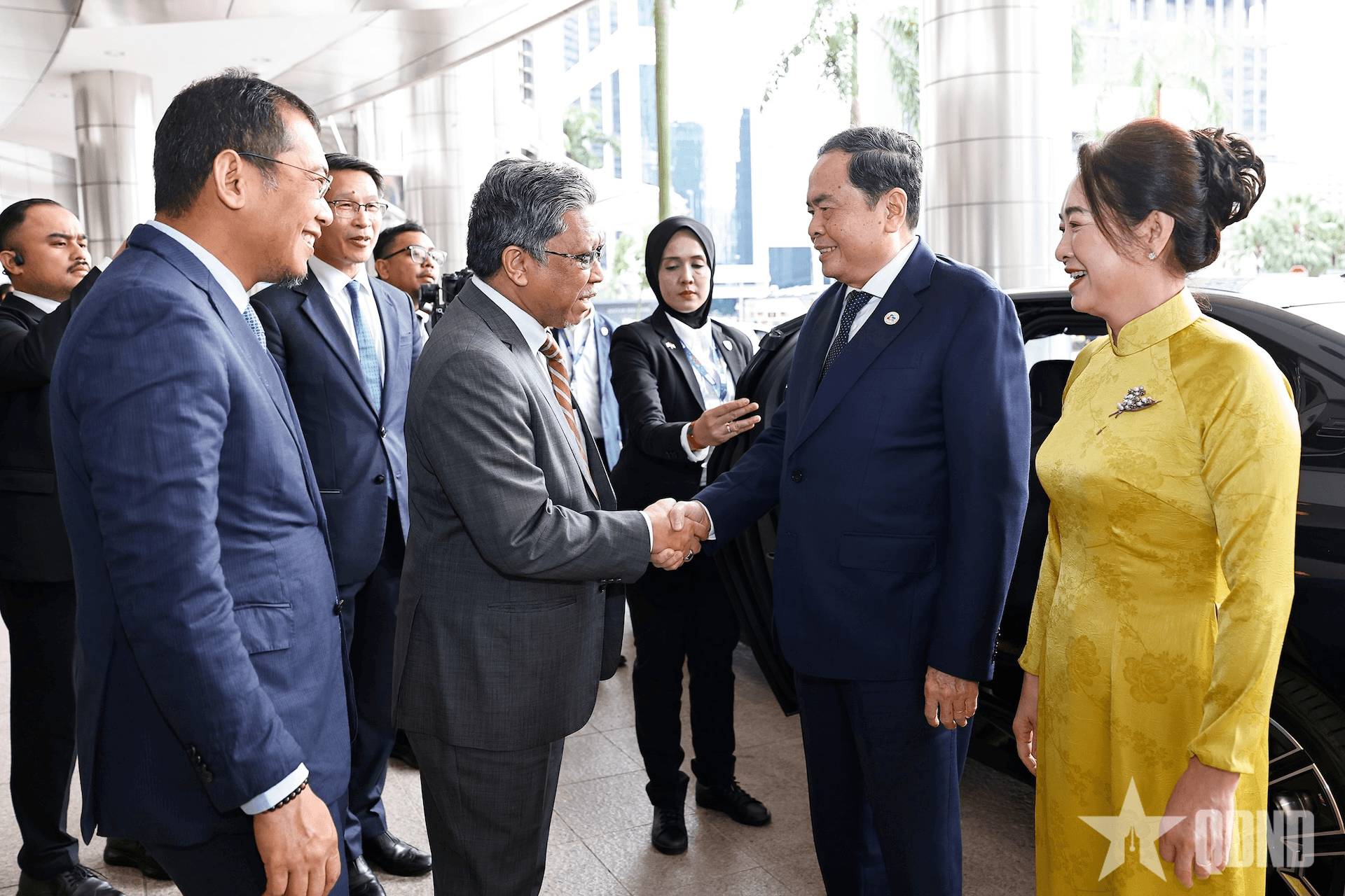Chủ tịch Quốc hội Trần Thanh Mẫn làm việc với lãnh đạo Tập đoàn Dầu khí Quốc gia Malaysia
