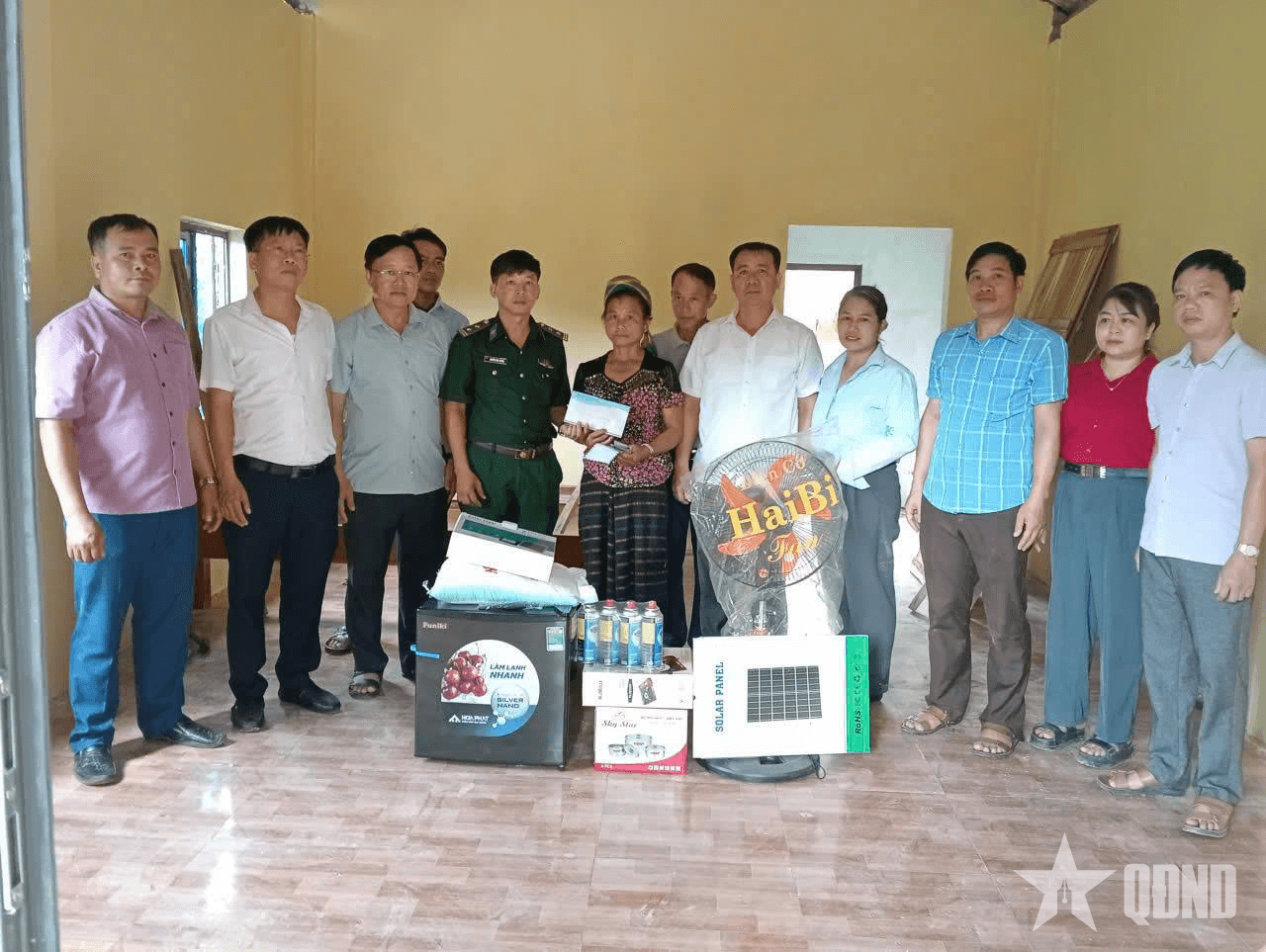 Nghệ An: Người dân vùng lũ vui mừng về nhà mới