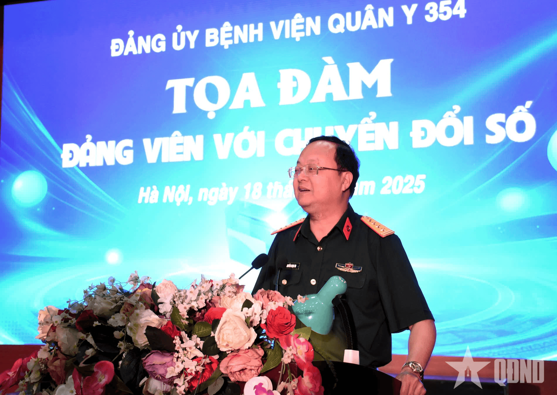 Đảng ủy Bệnh viện 354 tổ chức Tọa đàm "Đảng viên với chuyển đổi số"