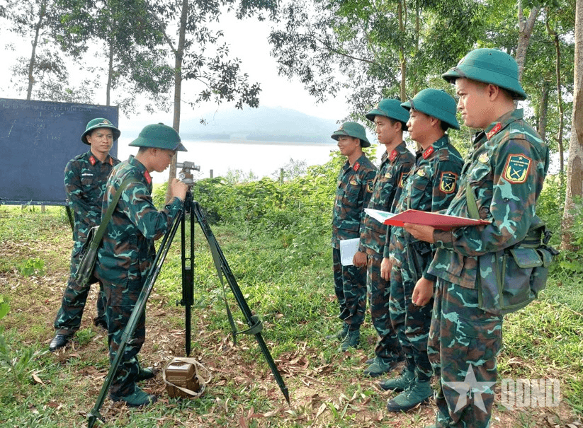 “Luyện võ” cho cán bộ chính trị