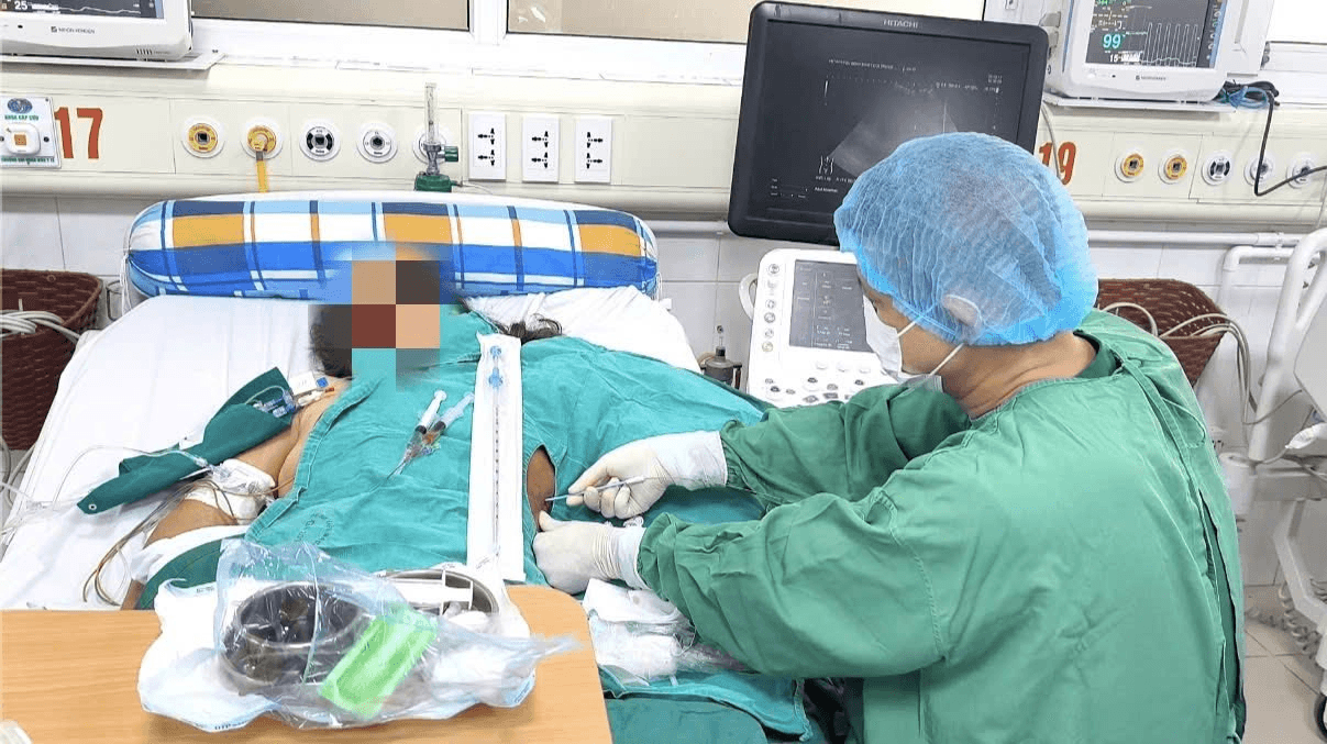Nguy kịch sau khi tiêm thuốc giảm đau không rõ nguồn gốc