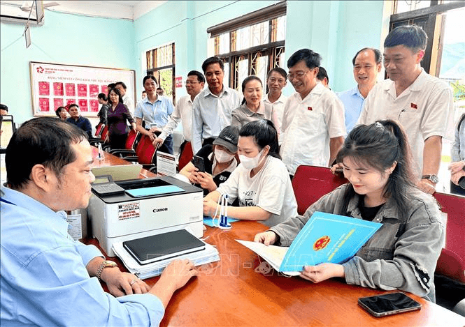 Thực hiện pháp luật về phân cấp, phân quyền, phân định thẩm quyền khi vận hành chính quyền địa phương 2 cấp