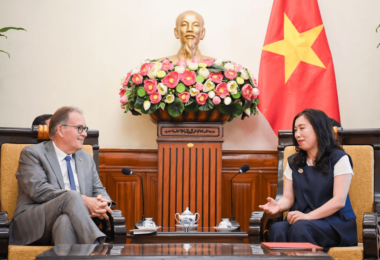 Phát huy vai trò cầu nối nhằm thúc đẩy quan hệ Việt - Pháp