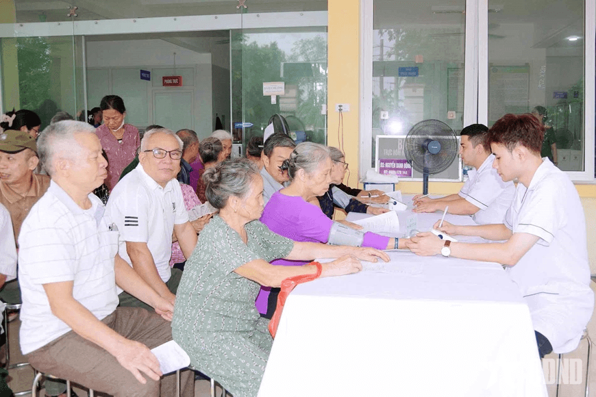 Khi cánh cửa bệnh viện mở rộng