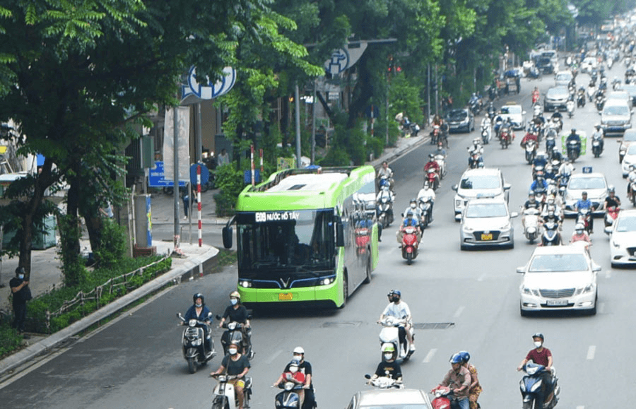 Xe buýt phục vụ hiệu quả người dân