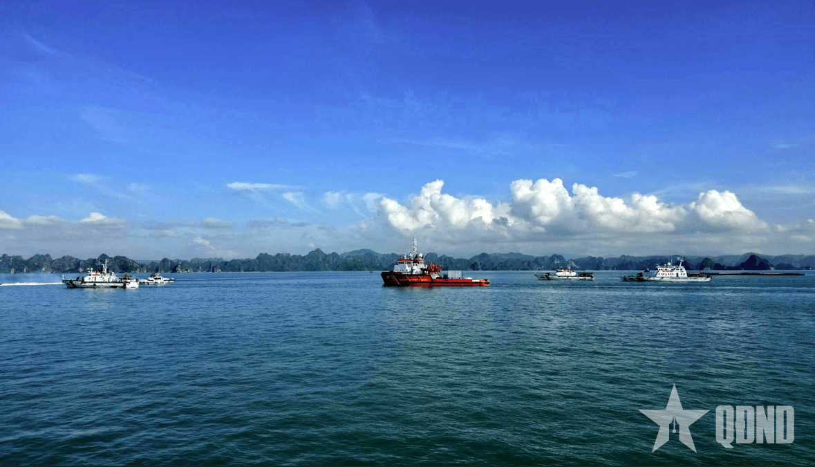 Bộ tư lệnh Vùng Cảnh sát biển 1 diễn tập chiến thuật vòng tổng hợp và bắn đạn thật trên biển năm 2025