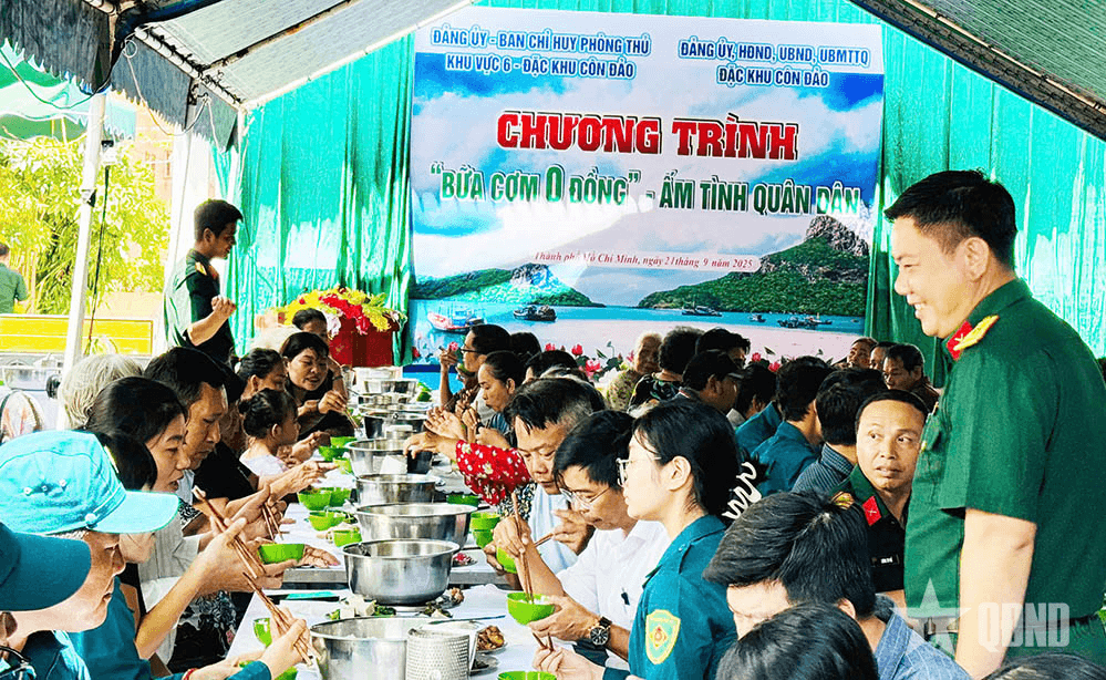 “Bữa cơm 0 đồng” ấm tình quân dân tại Đặc khu Côn Đảo