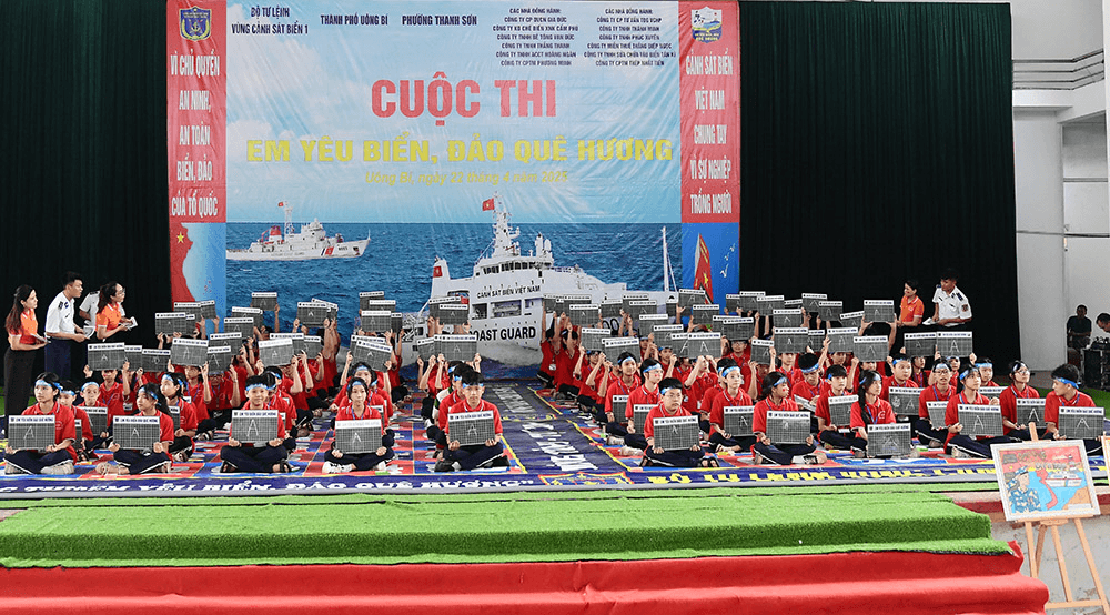 Bồi đắp tình yêu biển, đảo cho học sinh