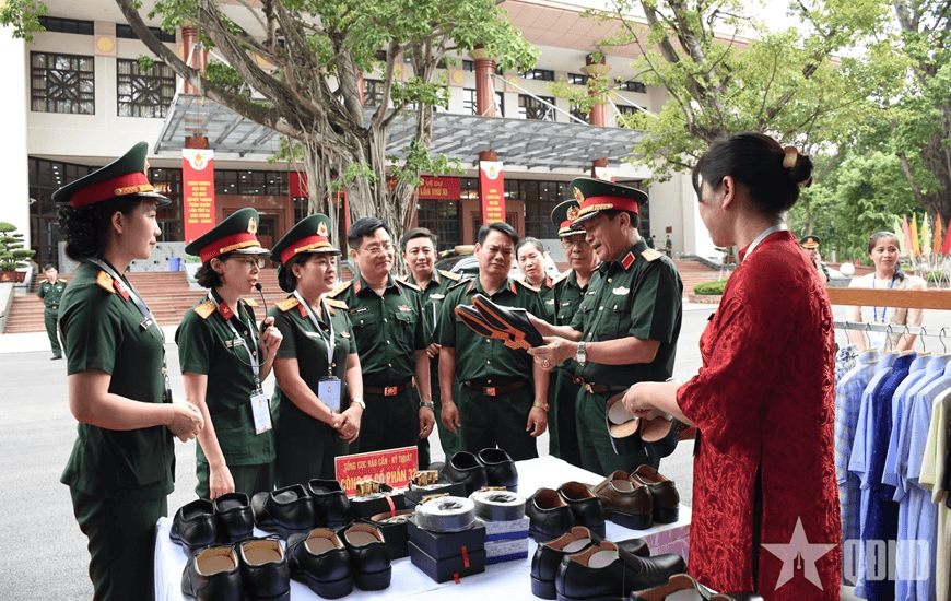 Thượng tướng Trương Thiên Tô kiểm tra công tác chuẩn bị Đại hội Thi đua Quyết thắng toàn quân lần thứ XI
