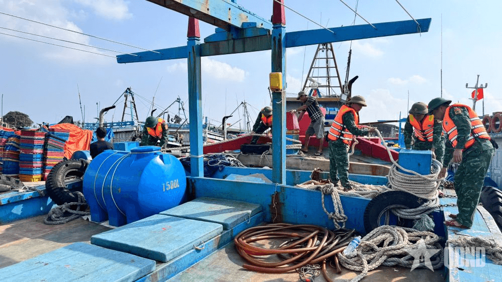 Bộ đội Biên phòng Ninh Bình phòng, chống bão số 9 (Ragasa)