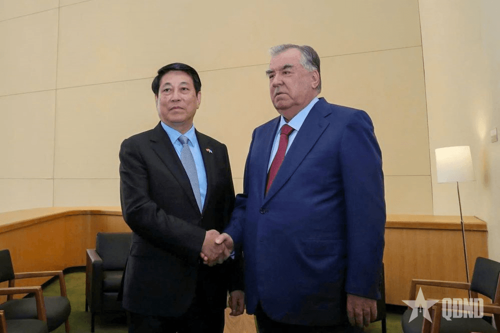 Chủ tịch nước Lương Cường tiếp Tổng thống Tajikistan Emomali Rahmon