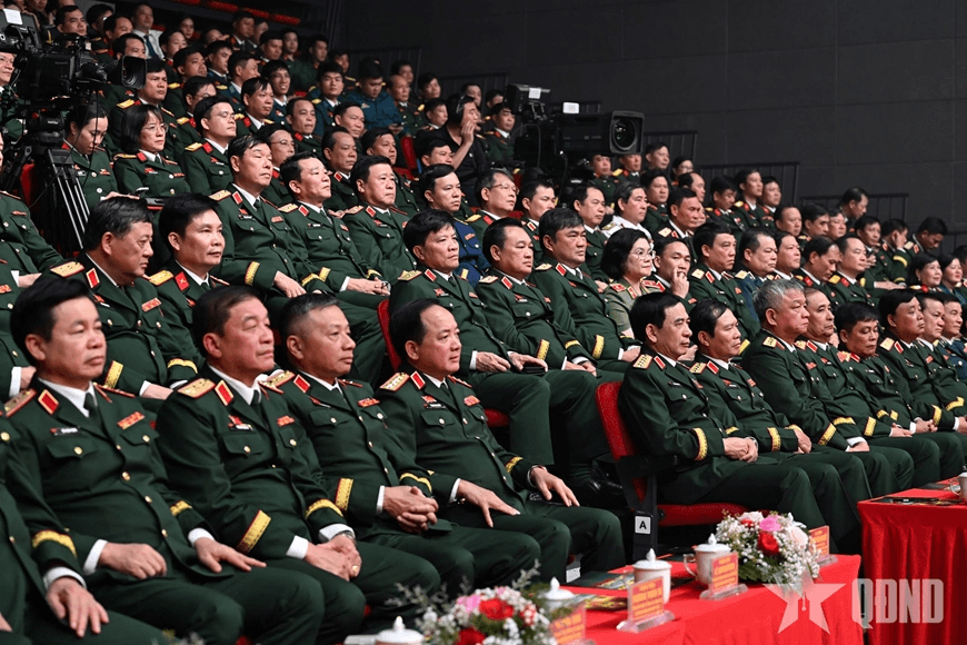 Đại tướng Phan Văn Giang dự giao lưu điển hình tiên tiến “Những ngôi sao Quyết thắng”