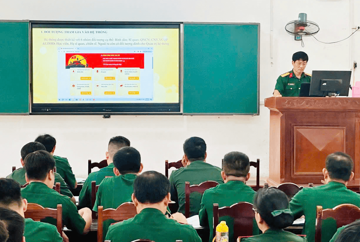 Trường Sĩ quan Lục quân 1 đẩy mạnh triển khai phong trào “Bình dân học vụ số”