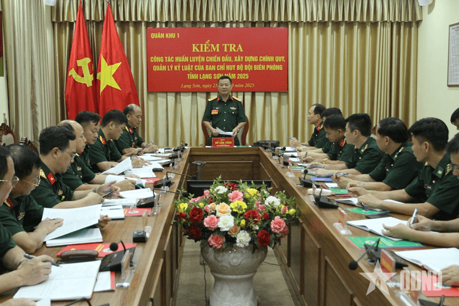 Quân khu 1 kiểm tra công tác huấn luyện, xây dựng chính quy, quản lý kỷ luật tại Bộ Chỉ huy Quân sự tỉnh Lạng Sơn