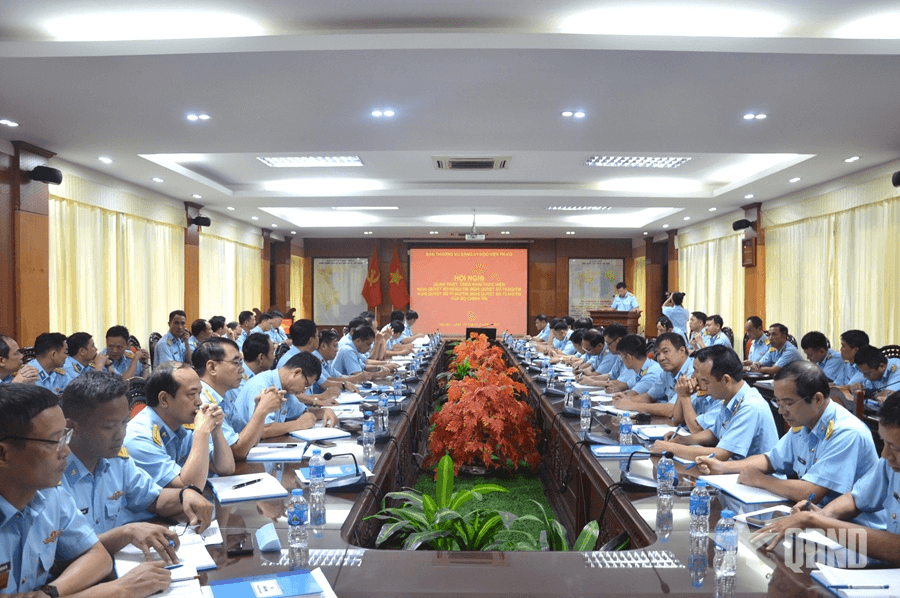 Ban Thường vụ Đảng ủy Học viện Phòng không-Không quân tổ chức Hội nghị quán triệt, triển khai thực hiện các nghị quyết của Bộ Chính trị