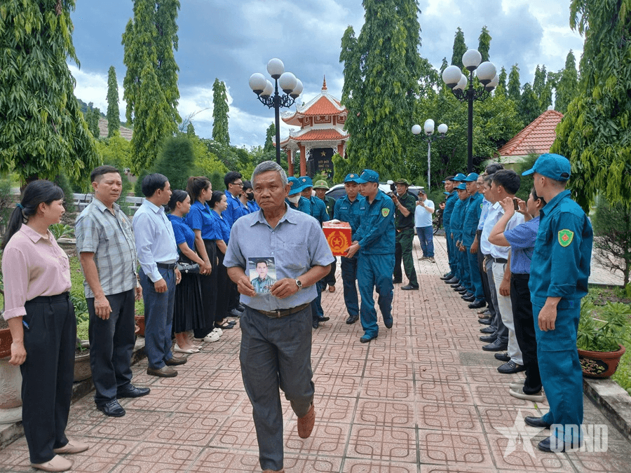 Hài cốt liệt sĩ Trần Phi Hổ đã được an táng tại quê nhà