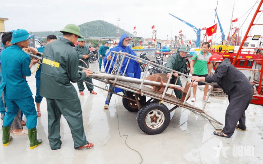 Quân khu 4 khẩn trương phòng, chống bão số 10 (Bualoi)