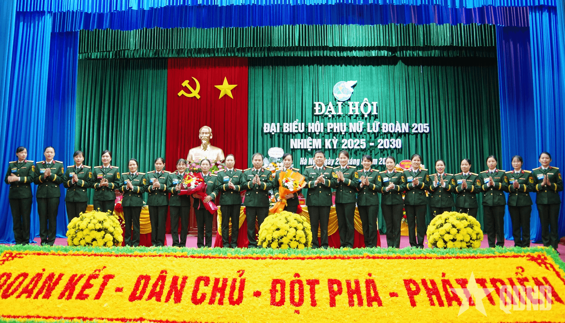 Phụ nữ Lữ đoàn 205 đoàn kết, bản lĩnh, trí tuệ, đổi mới, phát triển
