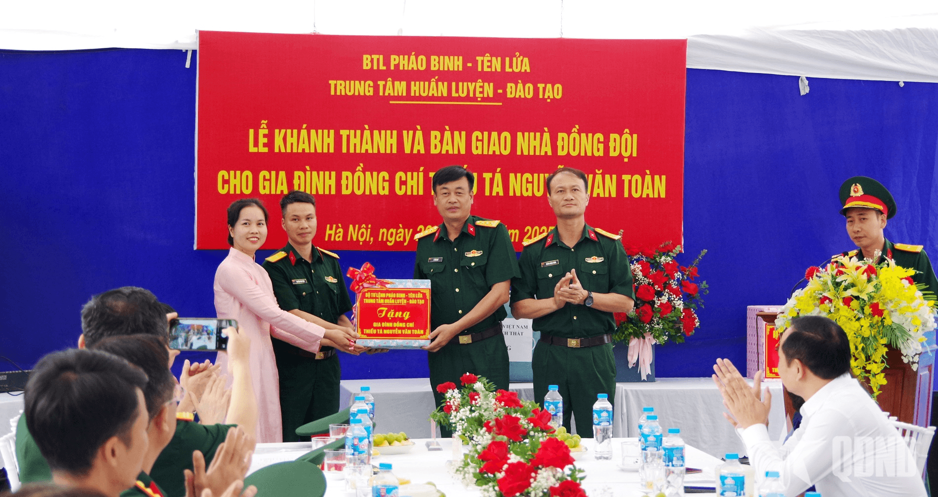 Bộ đội Pháo binh - Tên lửa bàn giao nhà đồng đội tặng quân nhân có hoàn cảnh khó khăn