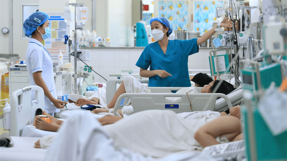 Bộ Y tế yêu cầu các đơn vị không để gián đoạn cấp cứu, điều trị trong bão số 10