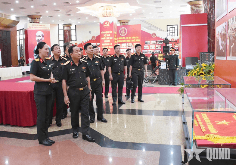 Đại tướng Trịnh Văn Quyết kiểm tra công tác chuẩn bị tổ chức Đại hội đại biểu Đảng bộ Quân đội lần thứ XII