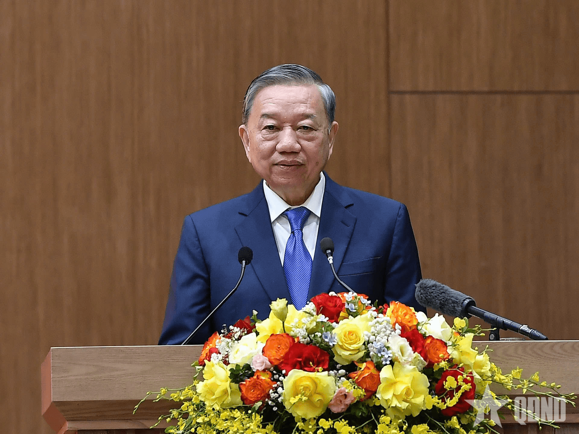 Công an nhân dân vì Đảng, vì dân