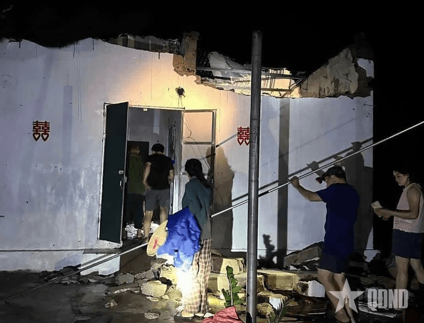 Các địa phương Quân khu 4 chịu thiệt hại nặng nề trong bão số 10: 13 người chết và mất tích