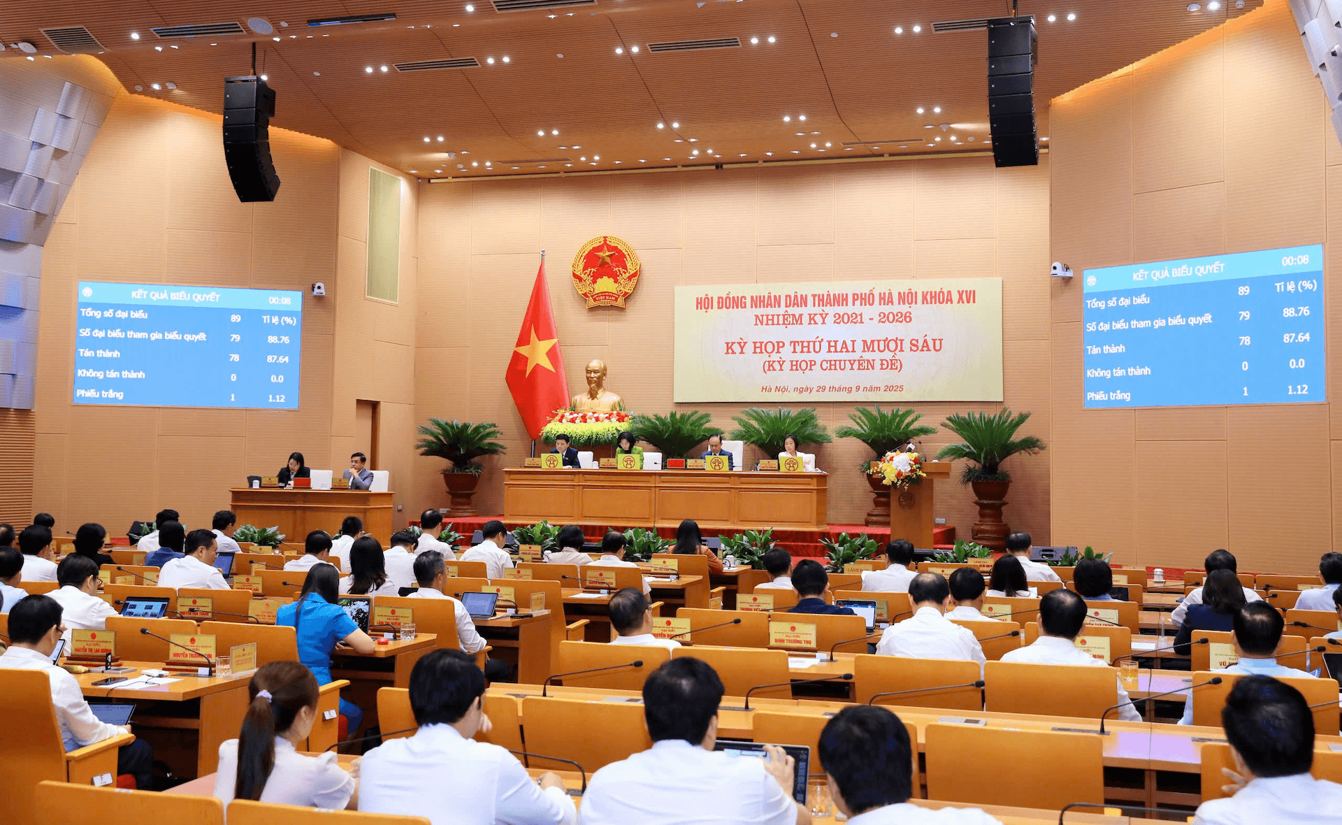 Hà Nội hỗ trợ 70% lãi suất vay vốn đầu tư xe buýt điện