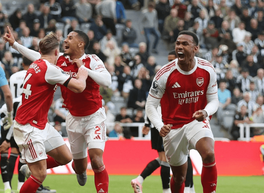 Tin thể thao (29-9): Arsenal lội ngược dòng, Malaysia thừa nhận sai sót trong nhập tịch
