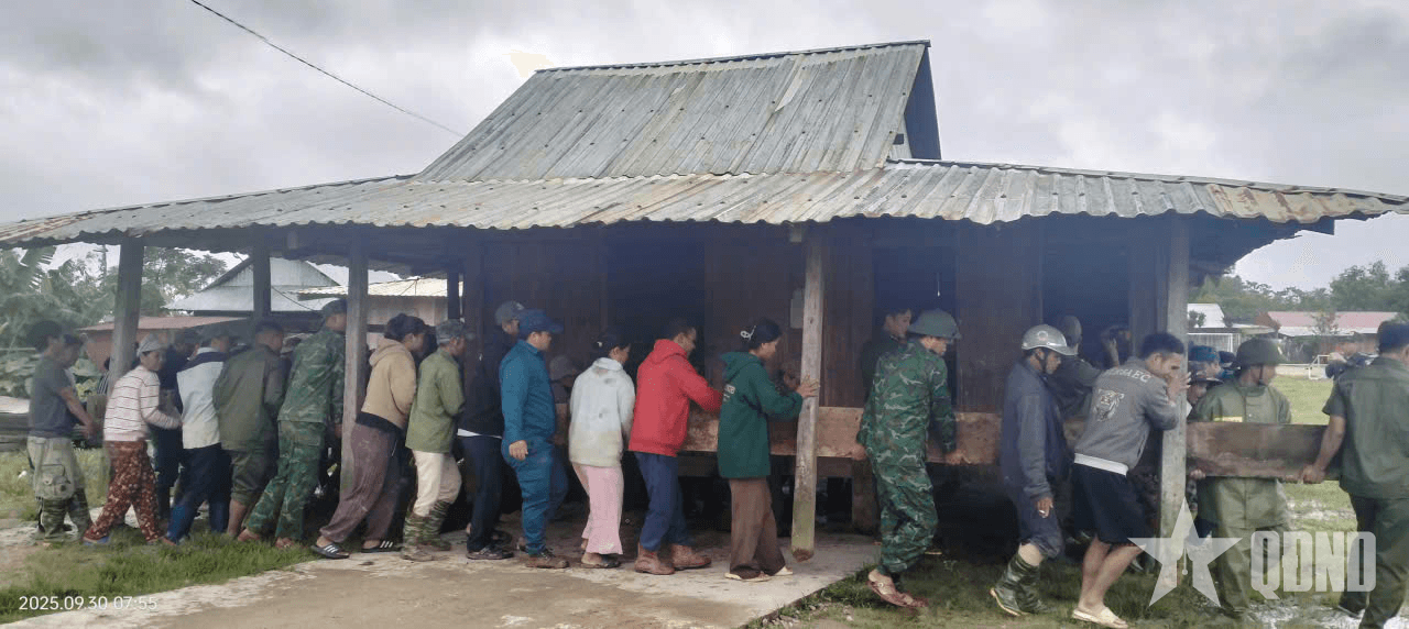 Đồn Biên phòng Ga Ry giúp 7 gia đình di dời đến nơi an toàn