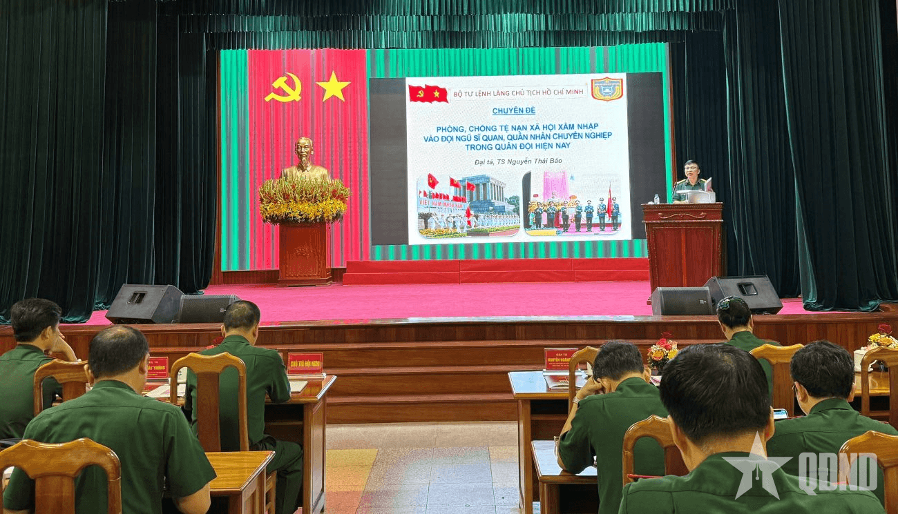 Bộ tư lệnh Lăng Chủ tịch Hồ Chí Minh học tập, nghiên cứu chuyên đề năm 2025