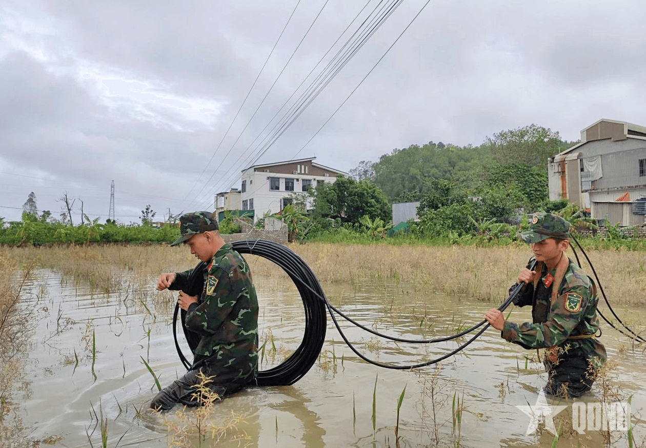 Bảo đảm tốt thông tin liên lạc trước, trong và sau bão số 10