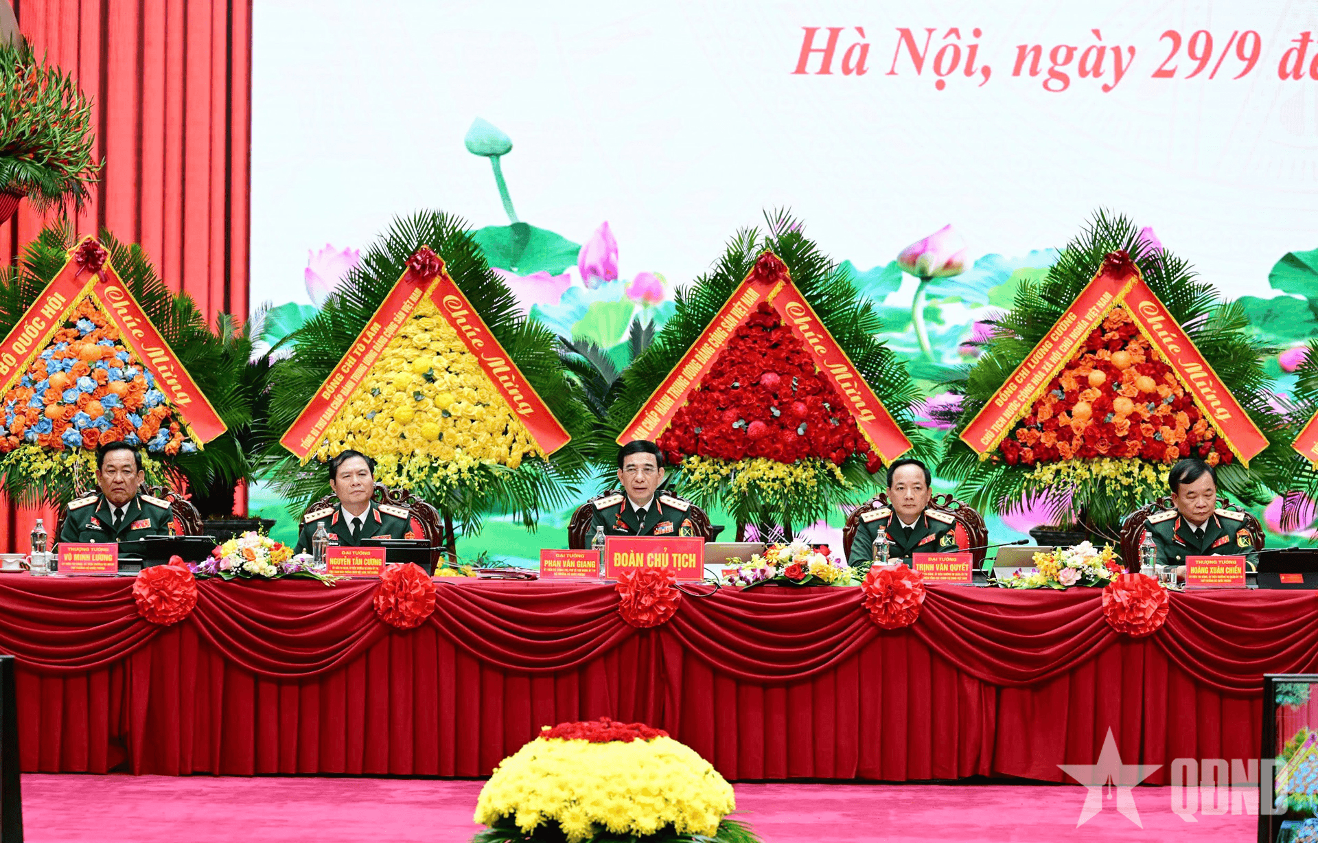 Đại hội đại biểu Đảng bộ Quân đội lần thứ XII tiếp tục ngày làm việc thứ hai