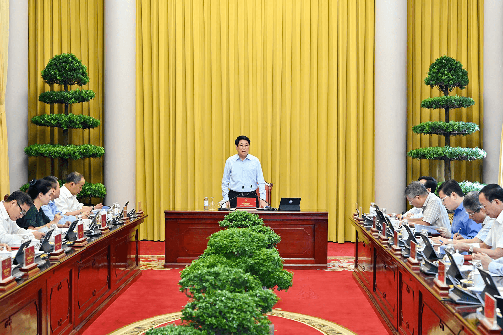 Chủ tịch nước Lương Cường làm việc với Văn phòng Chủ tịch nước triển khai nhiệm vụ tháng 10