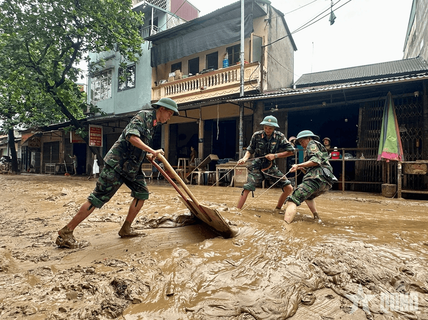 Trung đoàn 174 (Sư đoàn 316) tiếp tục hỗ trợ người dân Lào Cai
