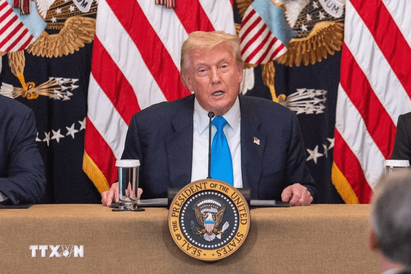Tổng thống Donald Trump tuyên bố cắt giảm nhân sự liên bang quy mô lớn