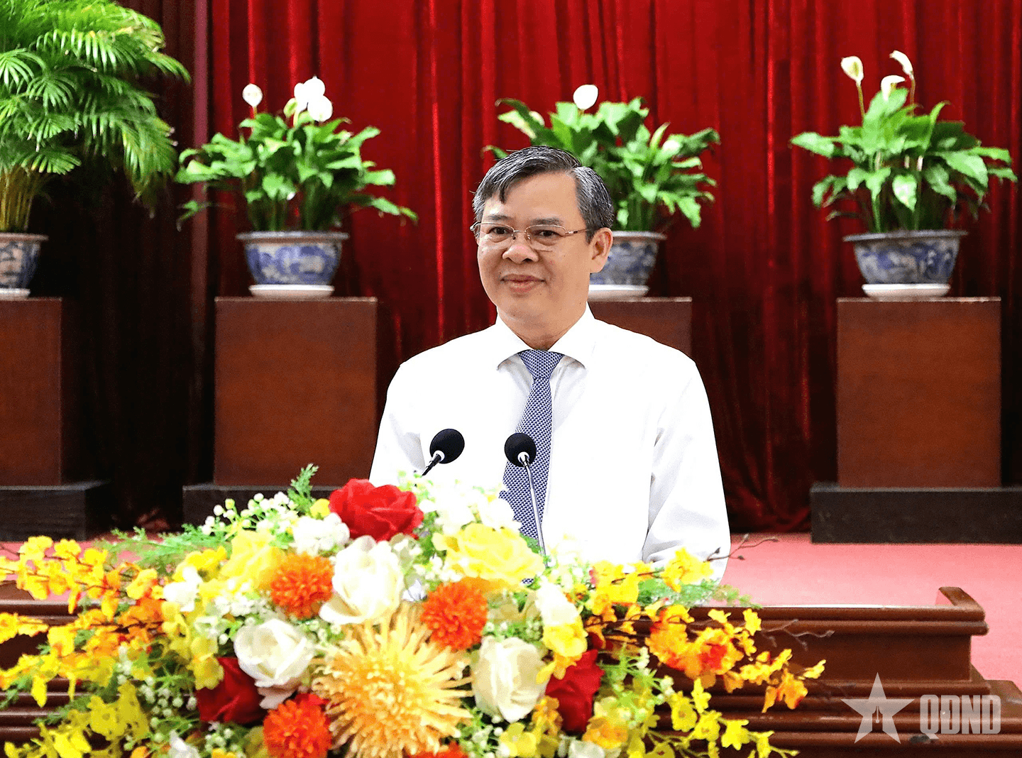 Đồng chí Trương Cảnh Tuyên được giới thiệu để bầu giữ chức Chủ tịch UBND TP Cần Thơ