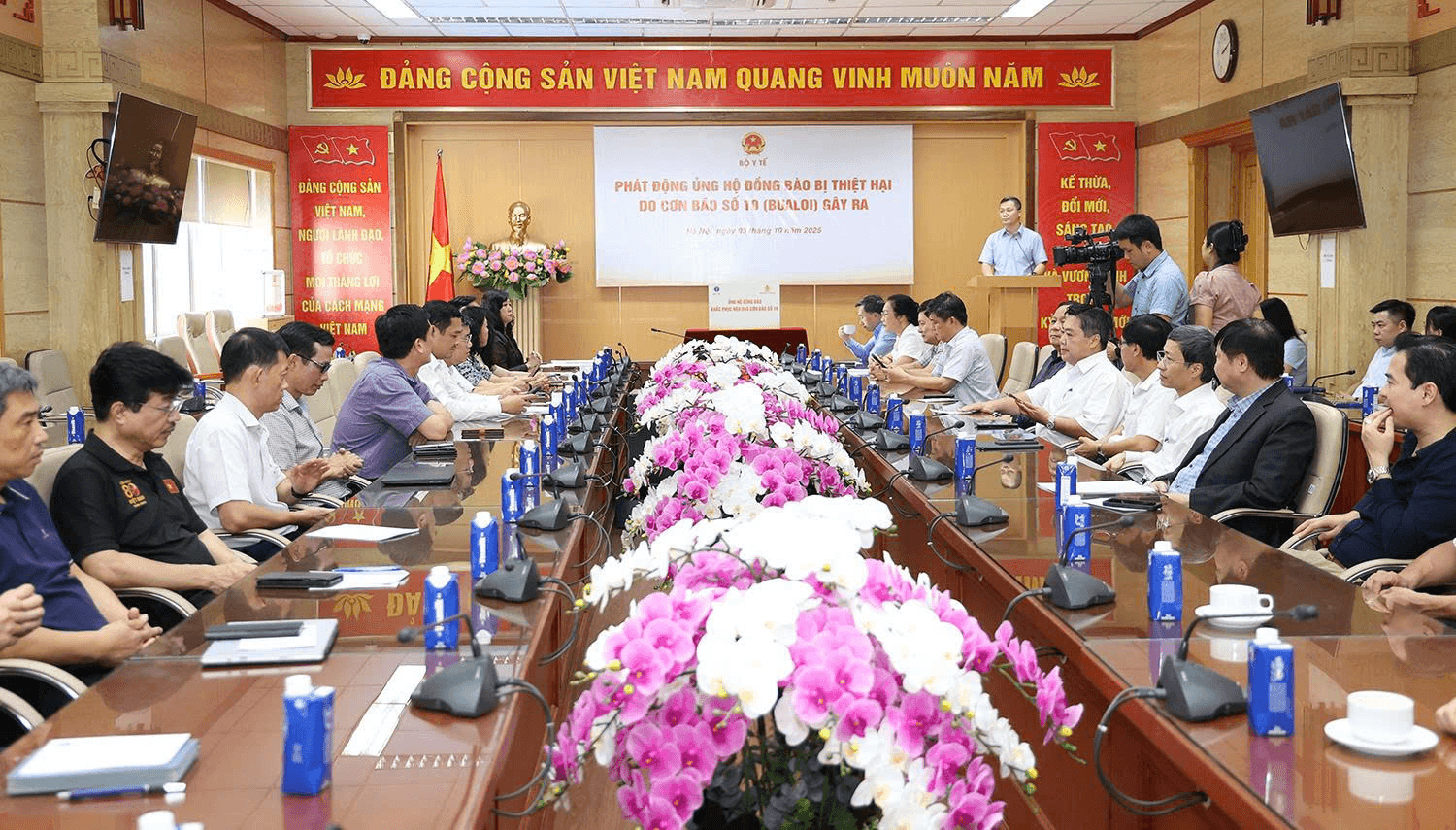 Bộ Y tế phát động ủng hộ đồng bào vùng lũ sau bão số 10