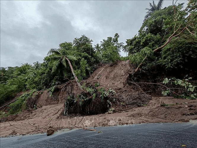 Bão MATMO đổ bộ miền Bắc Philippines
