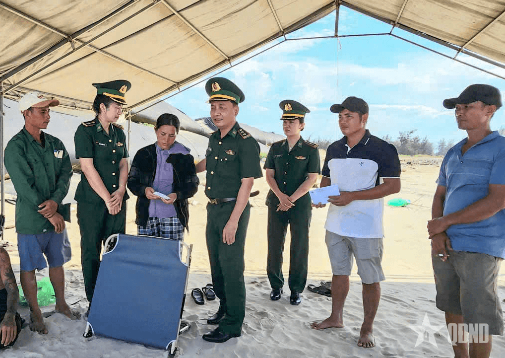 Những bữa cơm sẻ chia nỗi đau mất mát