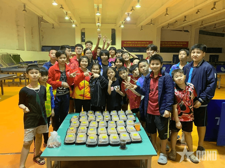Mang Trung thu đến với vận động viên