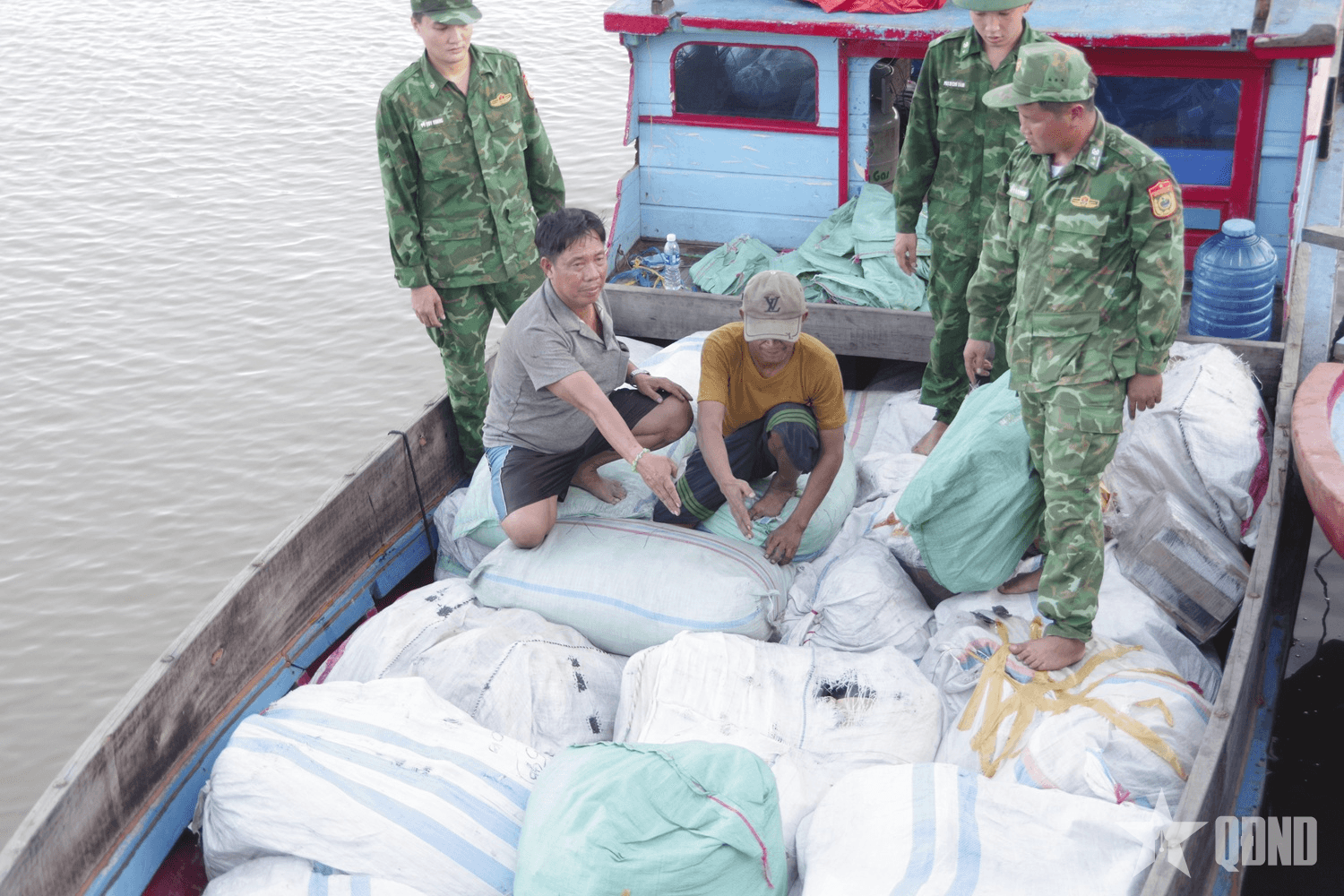Bộ đội Biên phòng tỉnh Vĩnh Long phát hiện, thu giữ hơn 5 tấn sản phẩm nghi từ động vật hoang dã