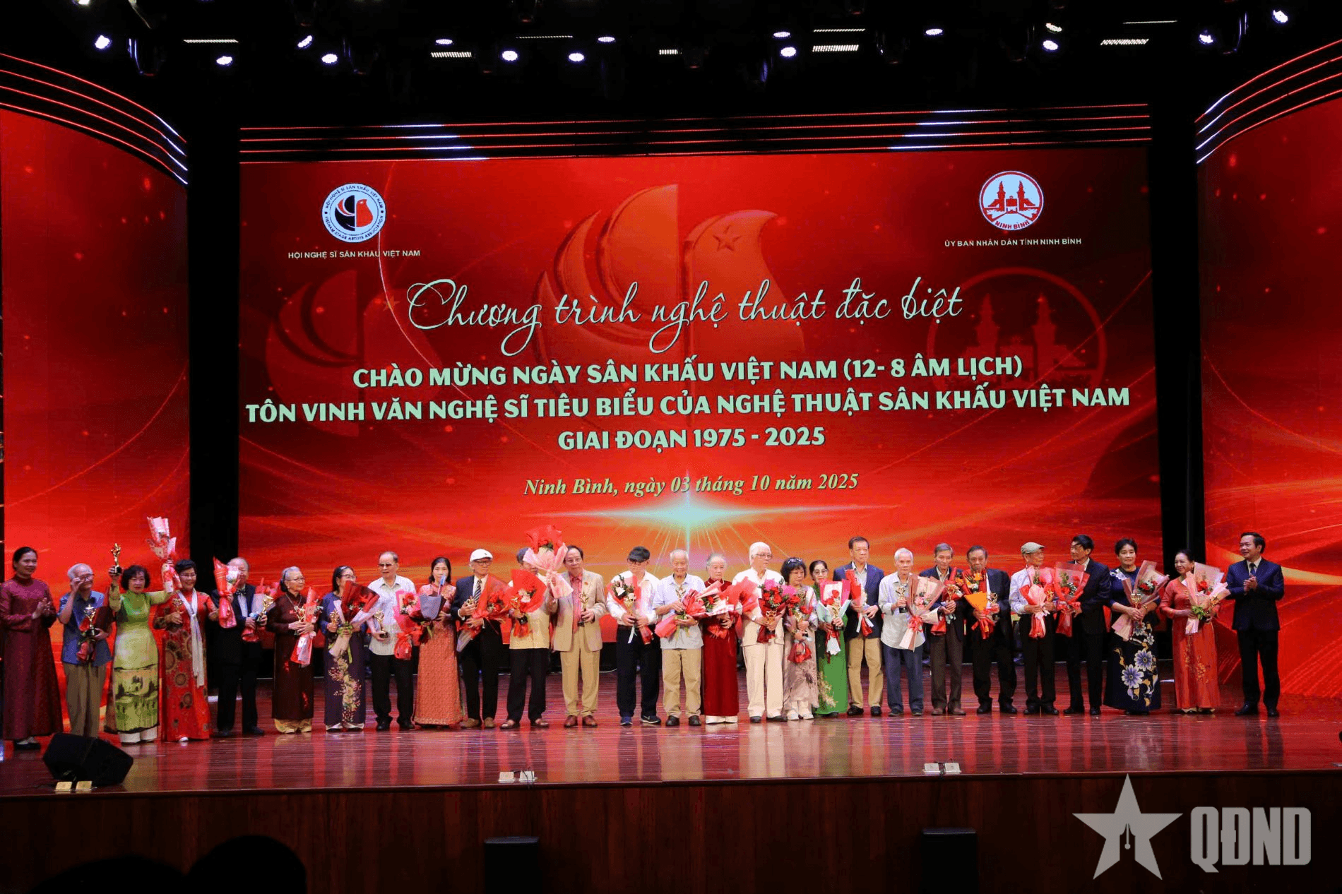 50 năm hào quang sân khấu: Tôn vinh những người “thắp lửa”