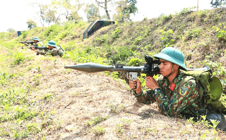 Kiên trung thời chiến, vững bước thời bình