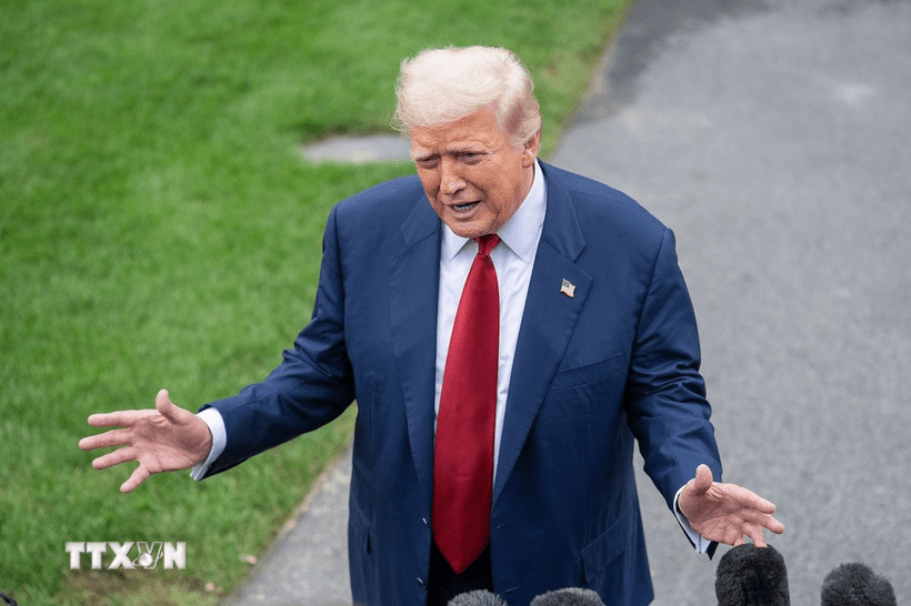 Tổng thống Trump cảnh báo sa thải hàng loạt nếu hai đảng không đạt được thỏa thuận
